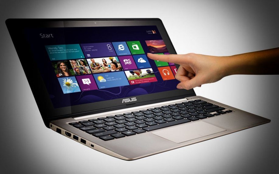 laptop cu touchscreen